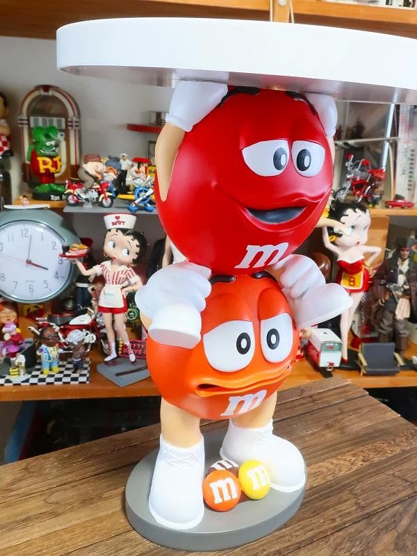 エムアンドエムズ m&m's 店舗用 ディスプレイ 肩車 テーブル