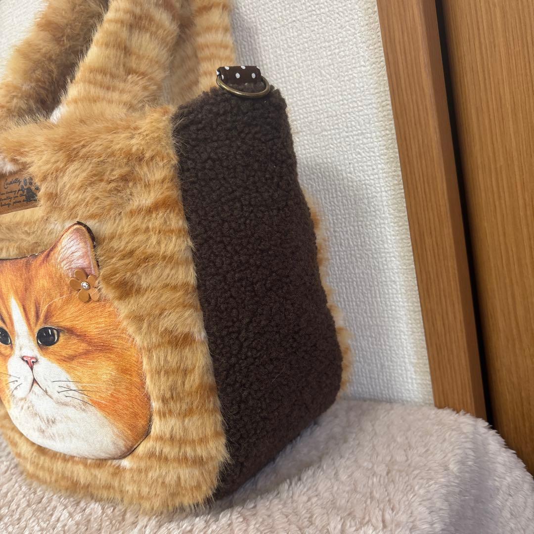 ブ*ー様 コヤンイサムチョン　猫ちゃん　ふわモコラウンドトート