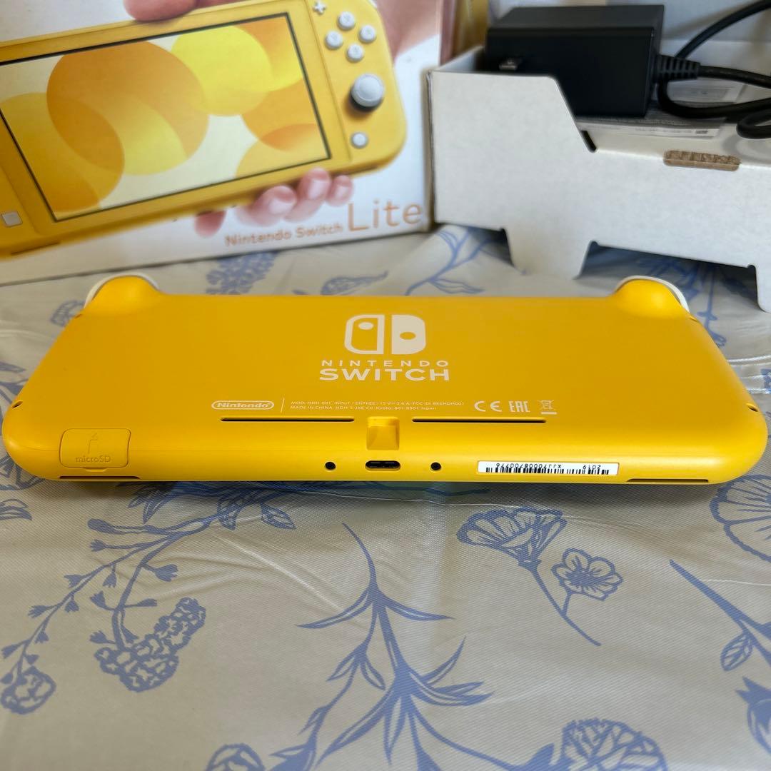 Nintendo Switch Lite イエロー 本体　箱　充電器あり