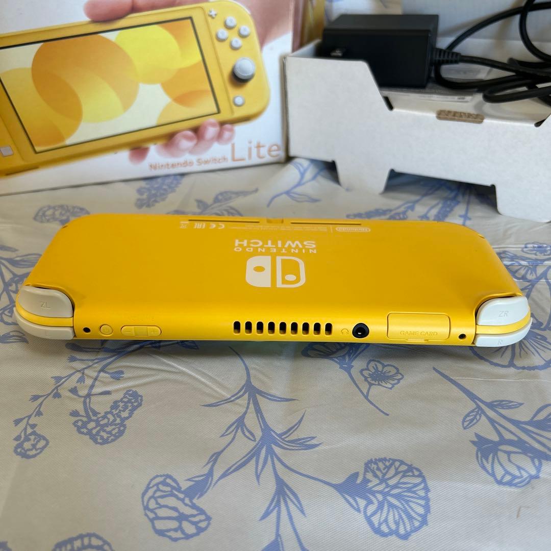 Nintendo Switch Lite イエロー 本体　箱　充電器あり