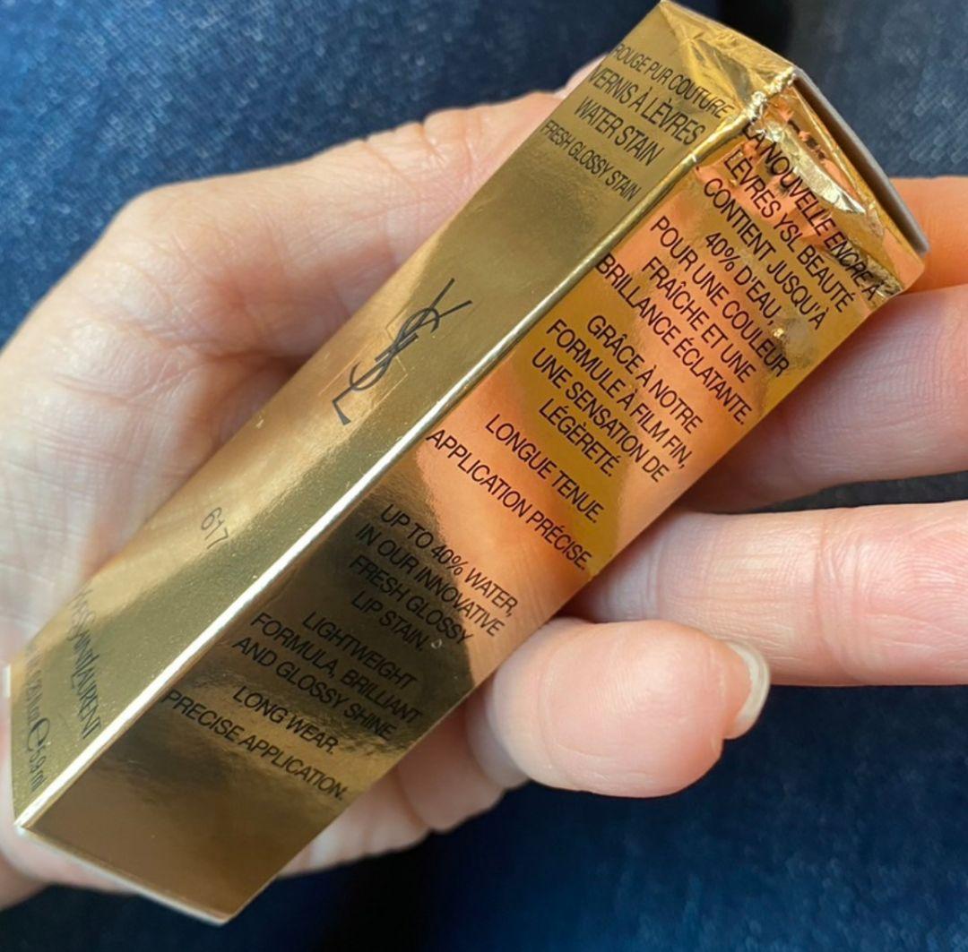 イヴ・サンローラン ルージュ ピュールクチュール ヴェルニ