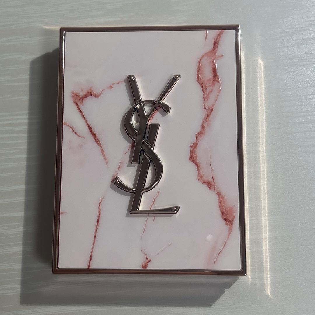 イヴ・サンローラン　アイシャドウ　クチュール　ミニ　クラッチ　825