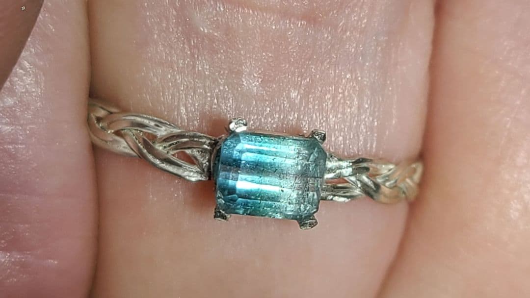 ringoブルーグラデーション!★アフガニスタン産バイカラートルマリン★