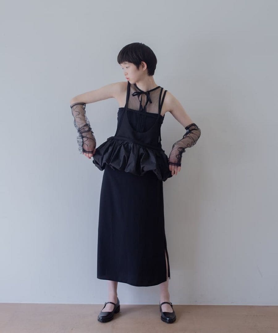 poI 美品 frill bustier skirt black