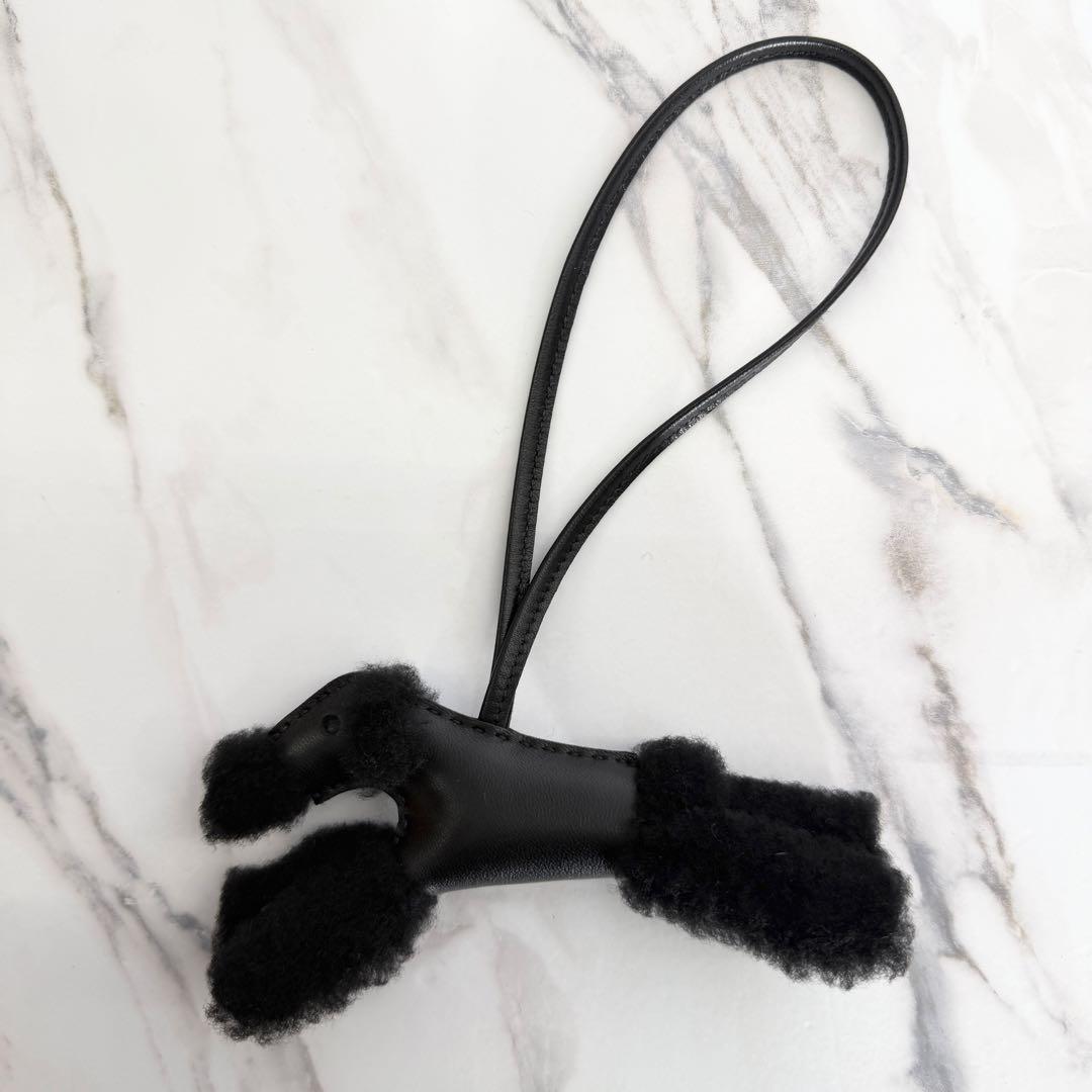 【新品未使用】エルメス バディ チャーム ブラック 黒 ムートン W刻印