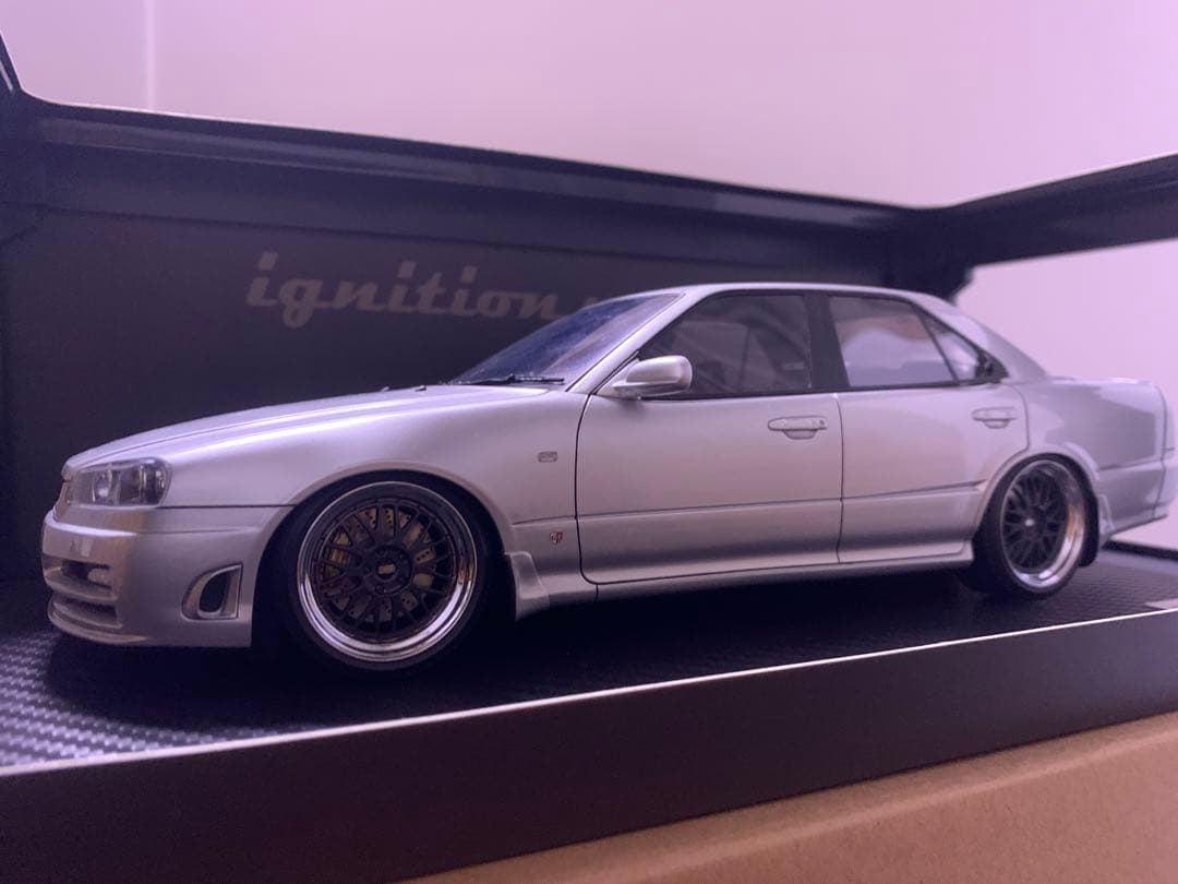 イグニッションモデル1/18スカイライン25GTターボ(ER34)シルバー