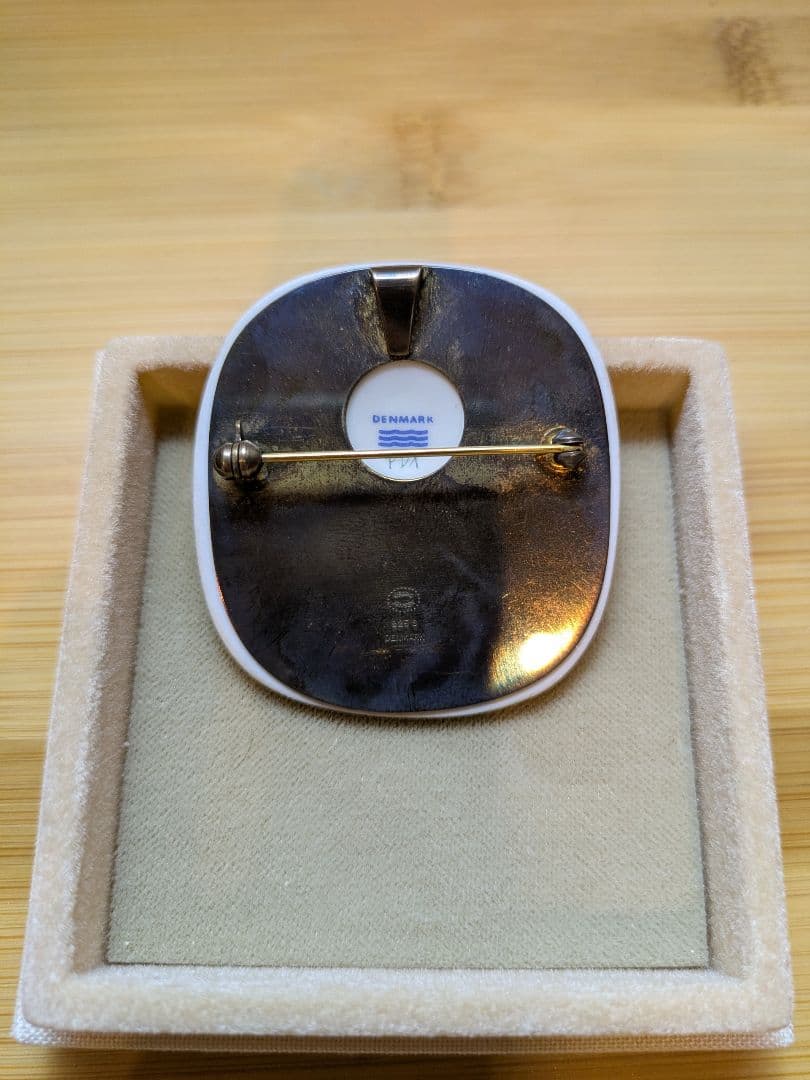 ロイヤルコペンハーゲン　ブローチ　フローラダニカ