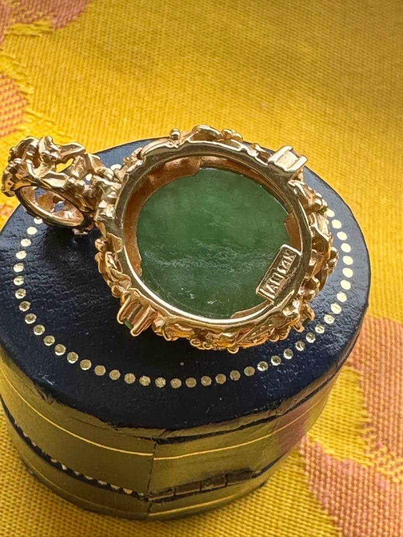 SALE 最終価格貴重！未使用14Ｋグリーンジェイド 花彫刻 ペンダントトップ