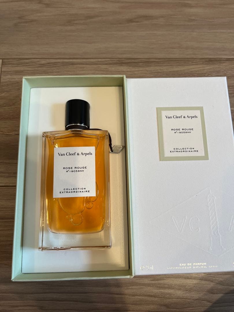 ヴァンクリフアーペル　ローズルージュ