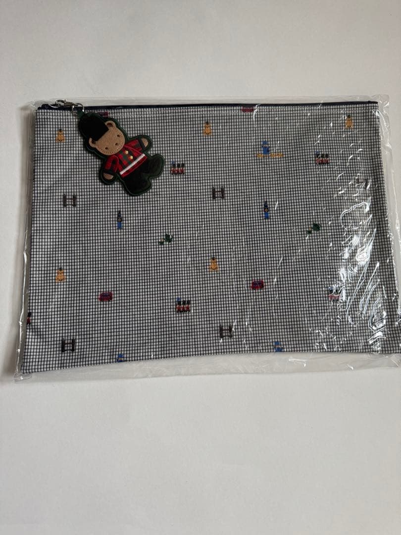 ⭐︎新品未使用⭐︎ familiaファミリア　フラットポーチL 秋のファミリアショー