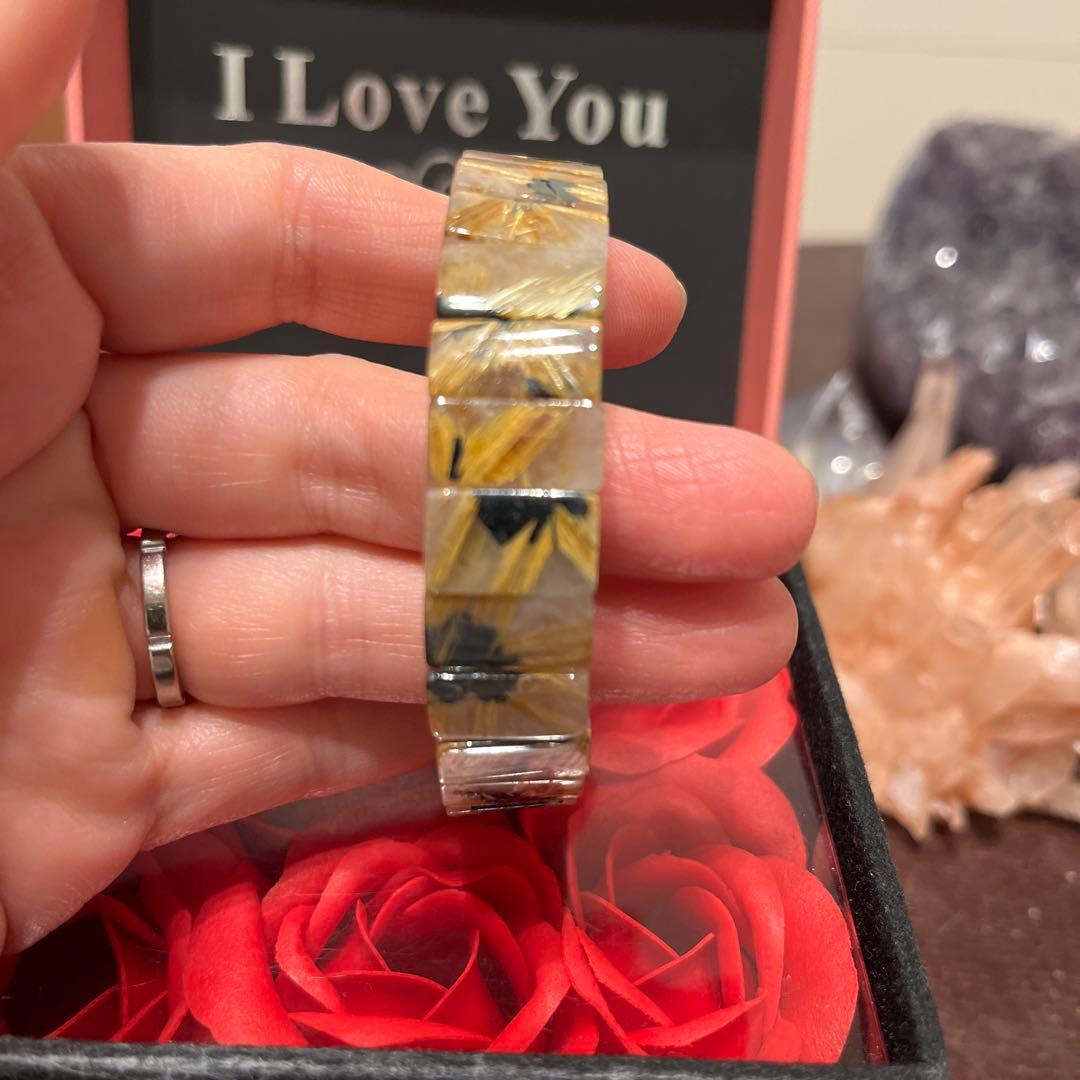 お値下げ！天然石ブレスレットタイチンルチルクォーツバングル　太陽放射ルチル