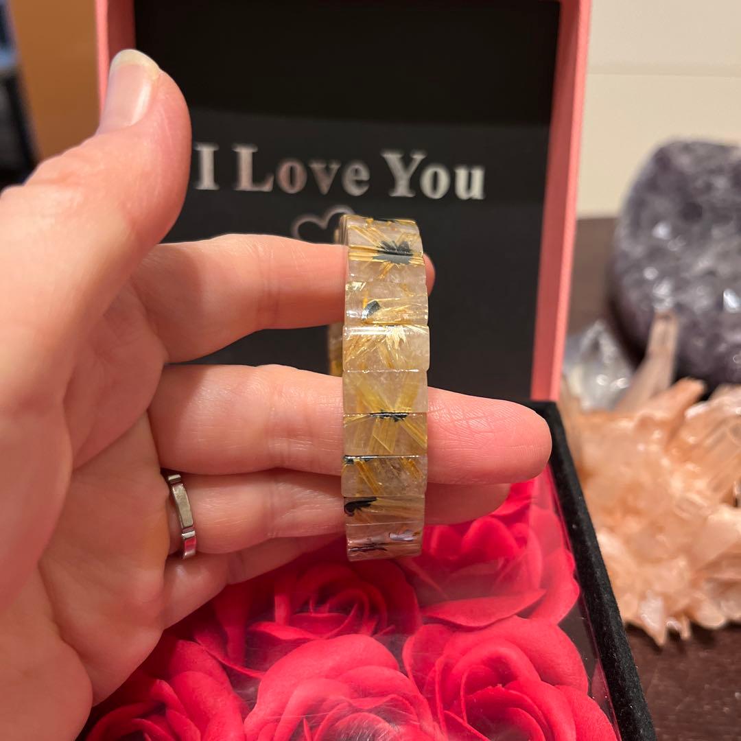 お値下げ！天然石ブレスレットタイチンルチルクォーツバングル　太陽放射ルチル