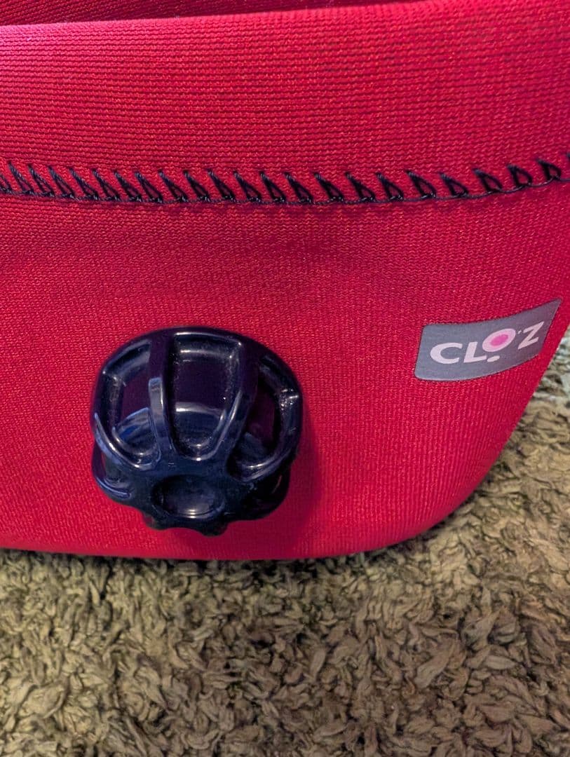 【美品】クロッツ やわらか湯たんぽ 足用 レッド ウェットスーツ素材 冷え性対策