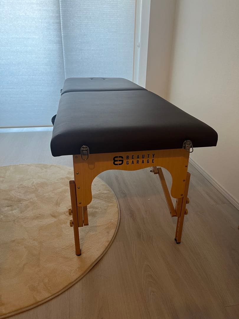 【美品】軽量木製折りたたみ施術ベッド （キャリーバッグ付）（ダークブラウン）