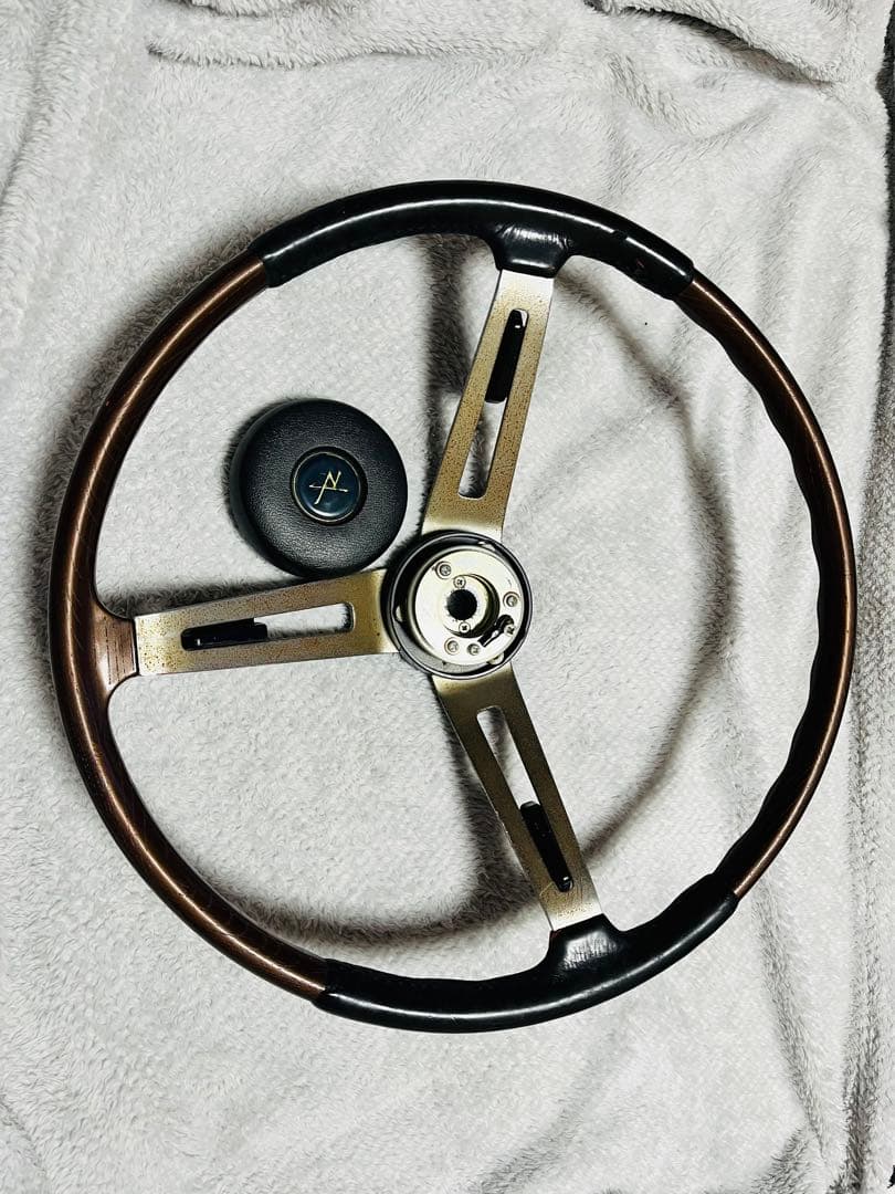 し*お様 当時物　ハコスカ　ステアリング　gc10