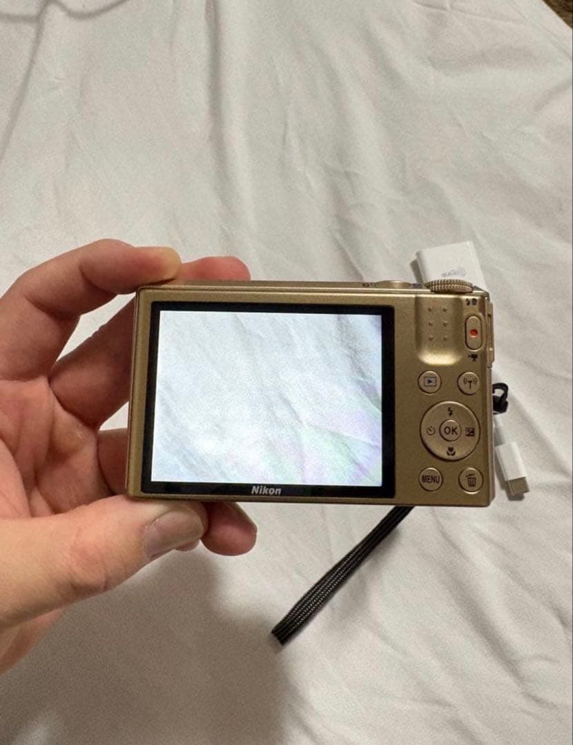 Nikon COOLPIX ゴールド s7000