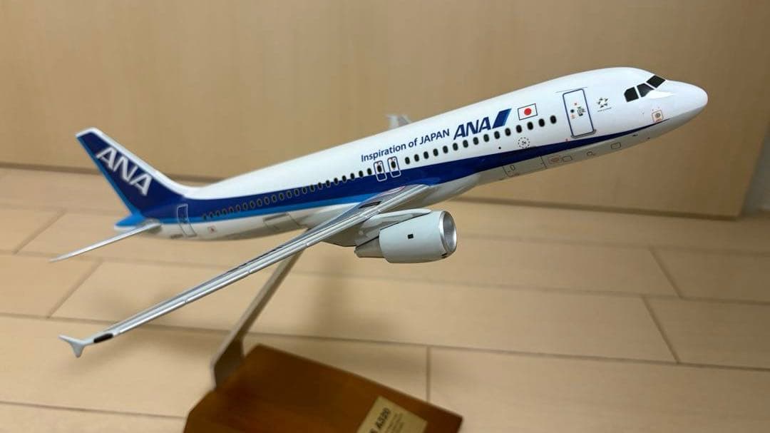 AIRBUS A320 ANA JA8946 1:144 模型