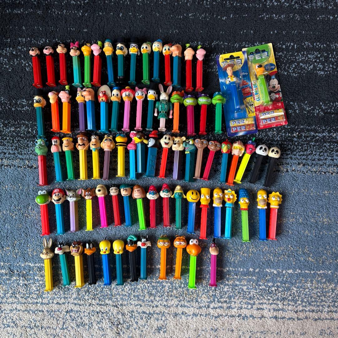 大量まとめ売り　ペッツ　PEZ ディスペンサー　82本