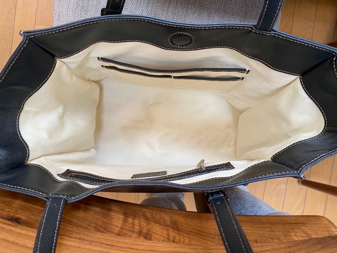 キタムラ 黒レザートートバッグ　(取り外しリボン付き) 大