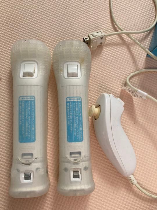 生産終了品　初期のwii本体　コントローラー2個付き