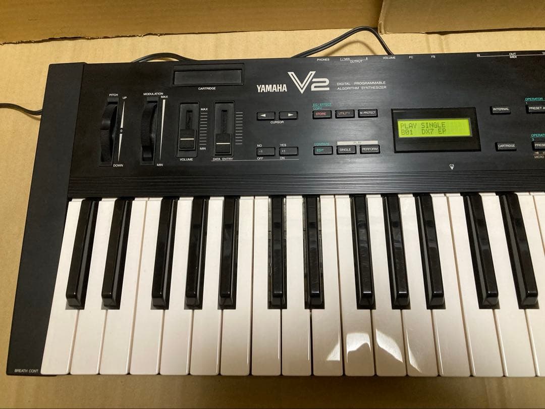 YAMAHA ヤマハ V2 デジタルシンセサイザー 0709