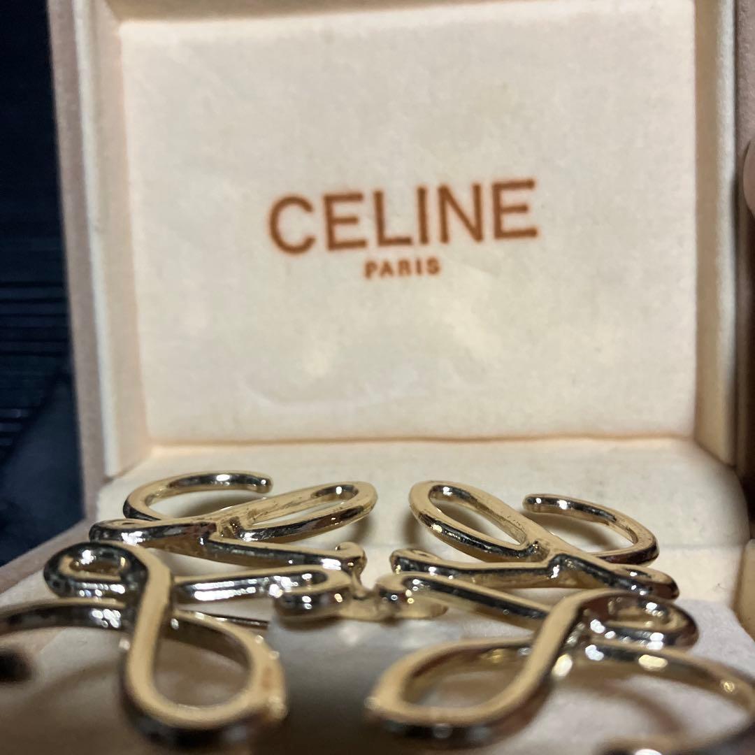 セリーヌ　ブローチ