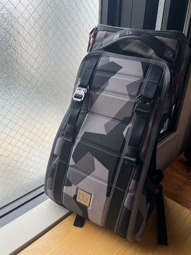 Douchebags Db The Hugger 30L EVA Camo 限定