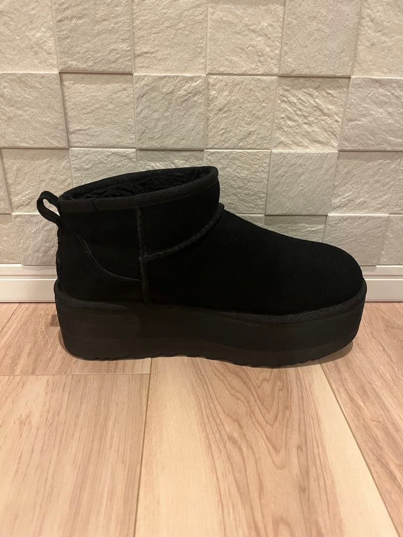UGG クラシックウルトラミニプラットフォームブーツ 24cm