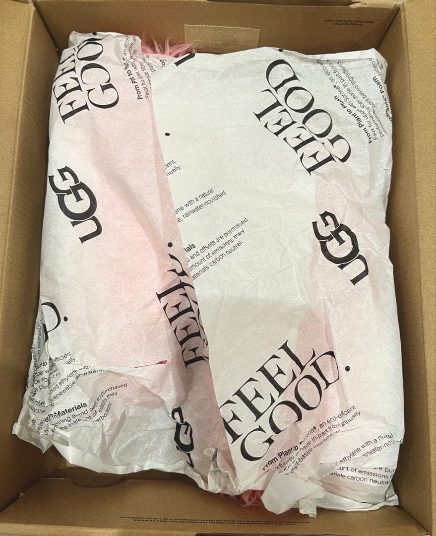 UGG ピンクファースライドサンダル