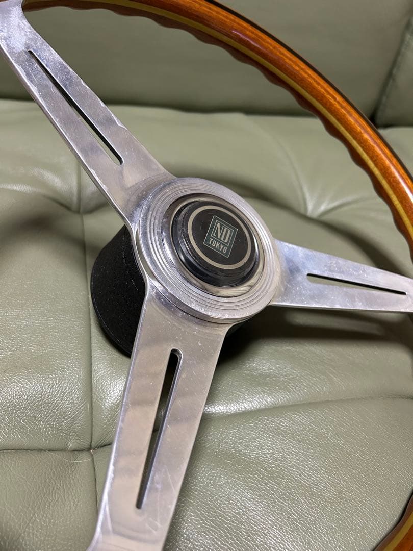 NARDI TOKYOホーンボタン付きウッドステアリング直径36.5cmボス付き