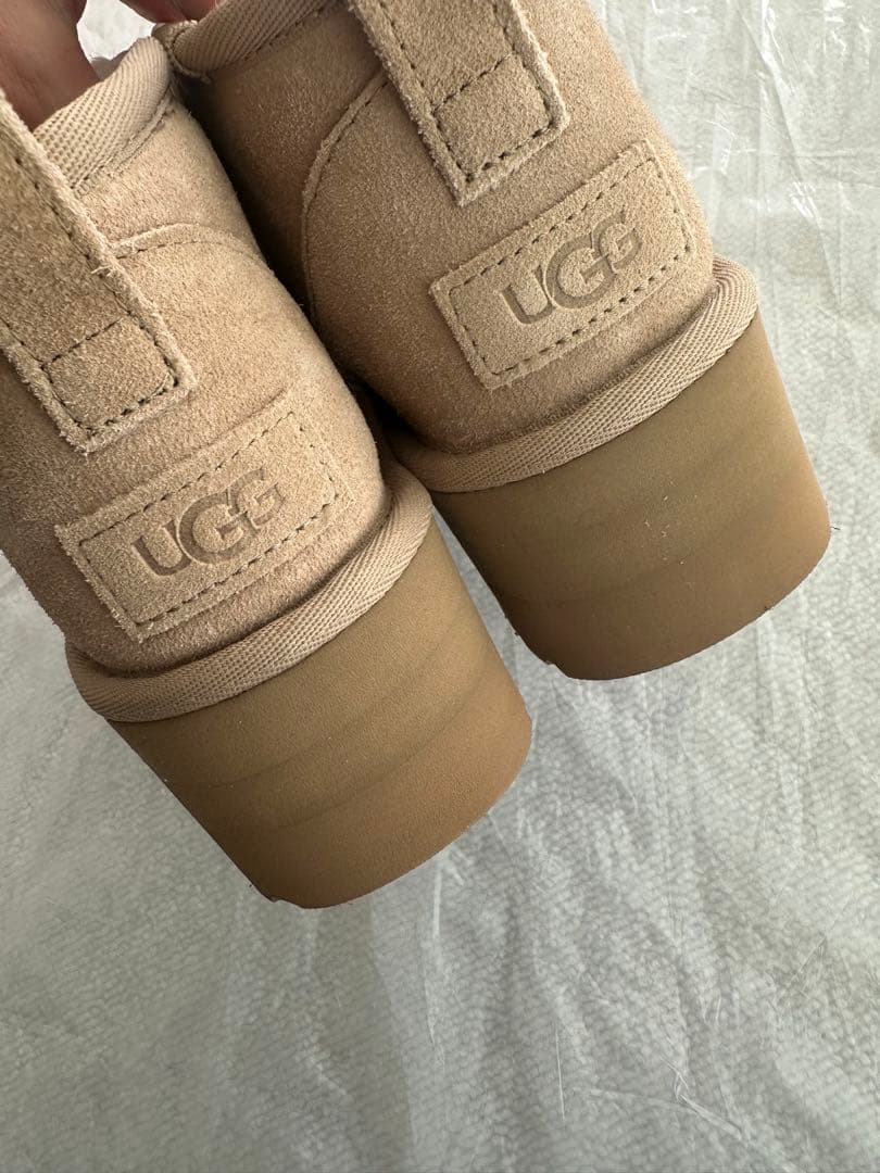 UGG ウルトラミニプラットフォーム 23