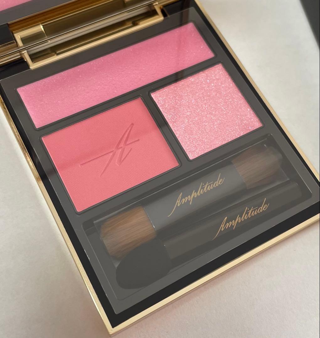 アンプリチュード　コンスピキュアス　アイズ　11 ピンク　未使用　アイシャドウ