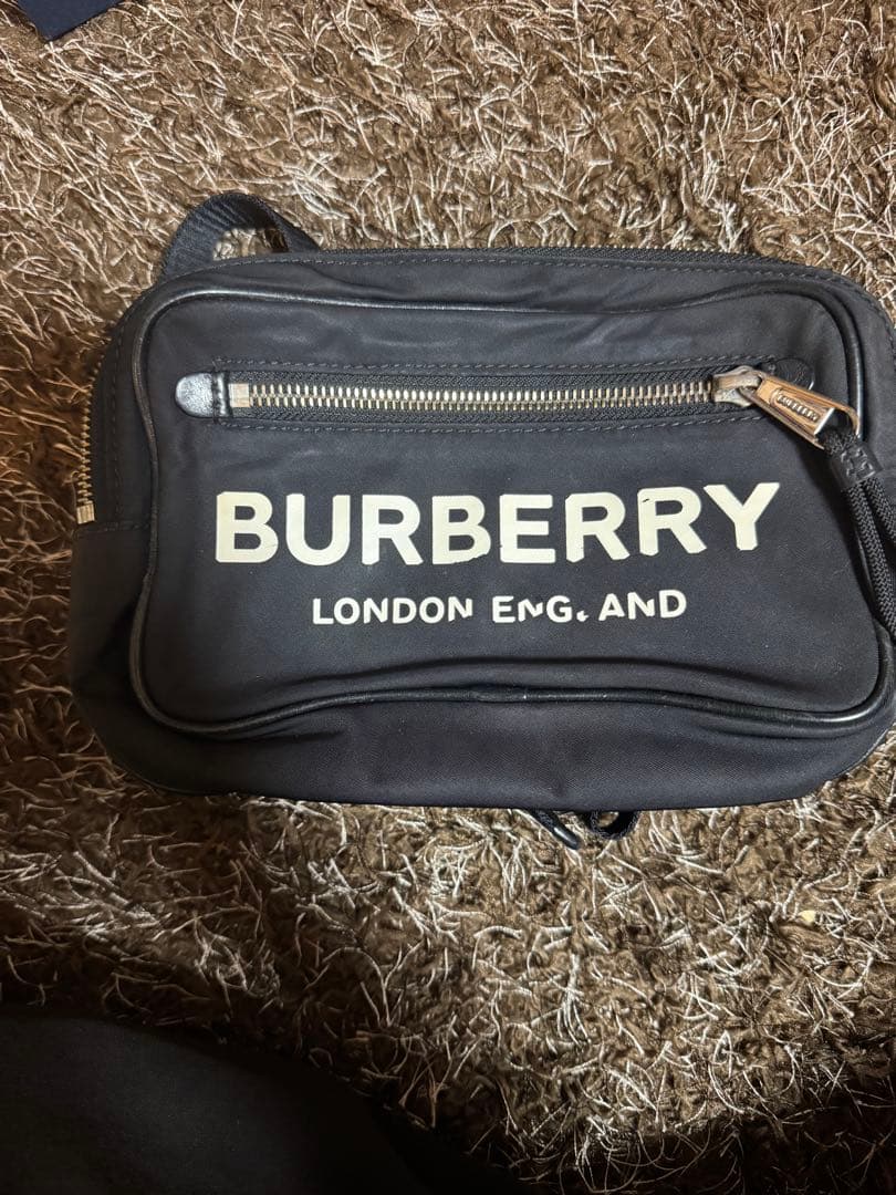 最終値下げBURBERRY ブラック ショルダーバッグ