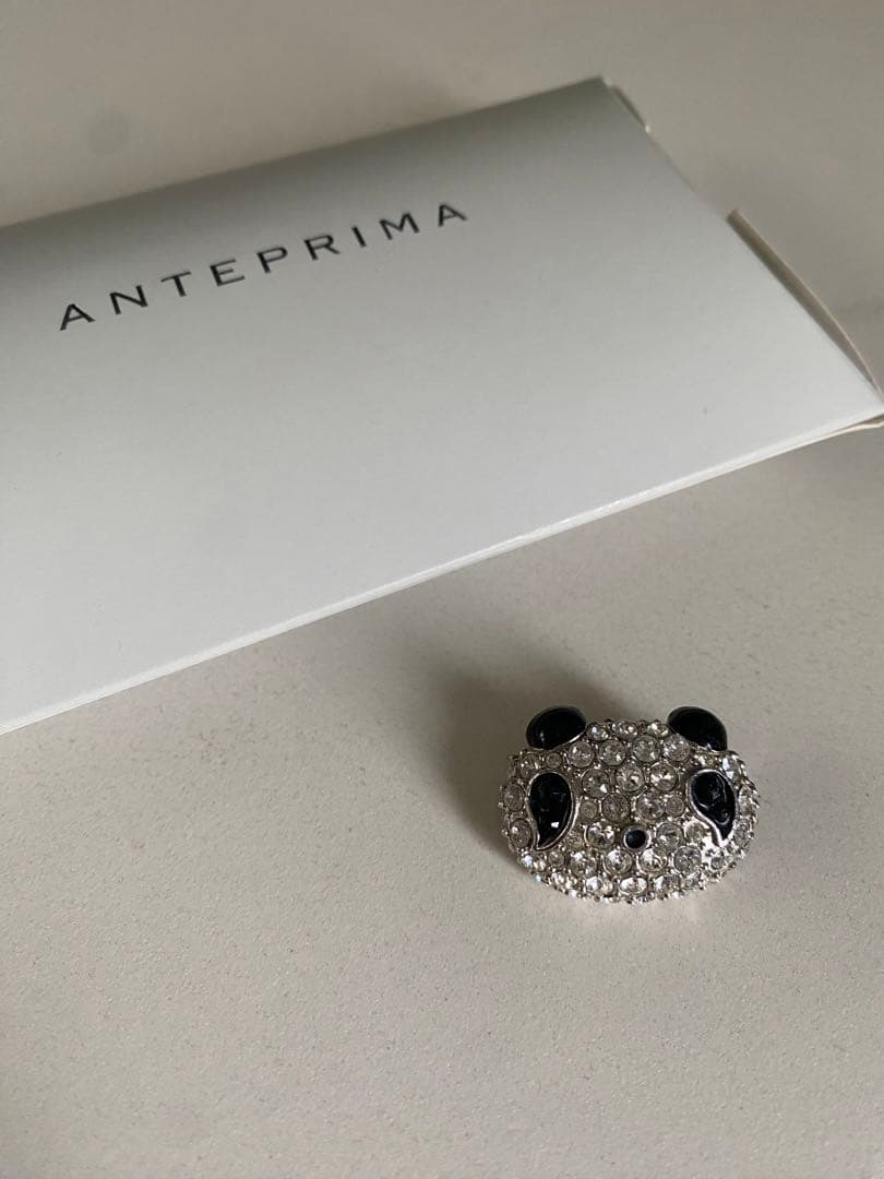 lani⭐︎【美品】ANTEPRIMA パンダ ブローチ