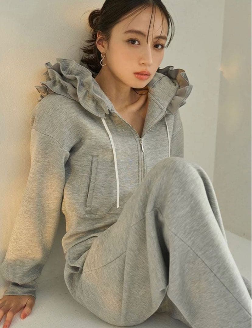 SNIDEL スナイデル フリルショートジップパーカー