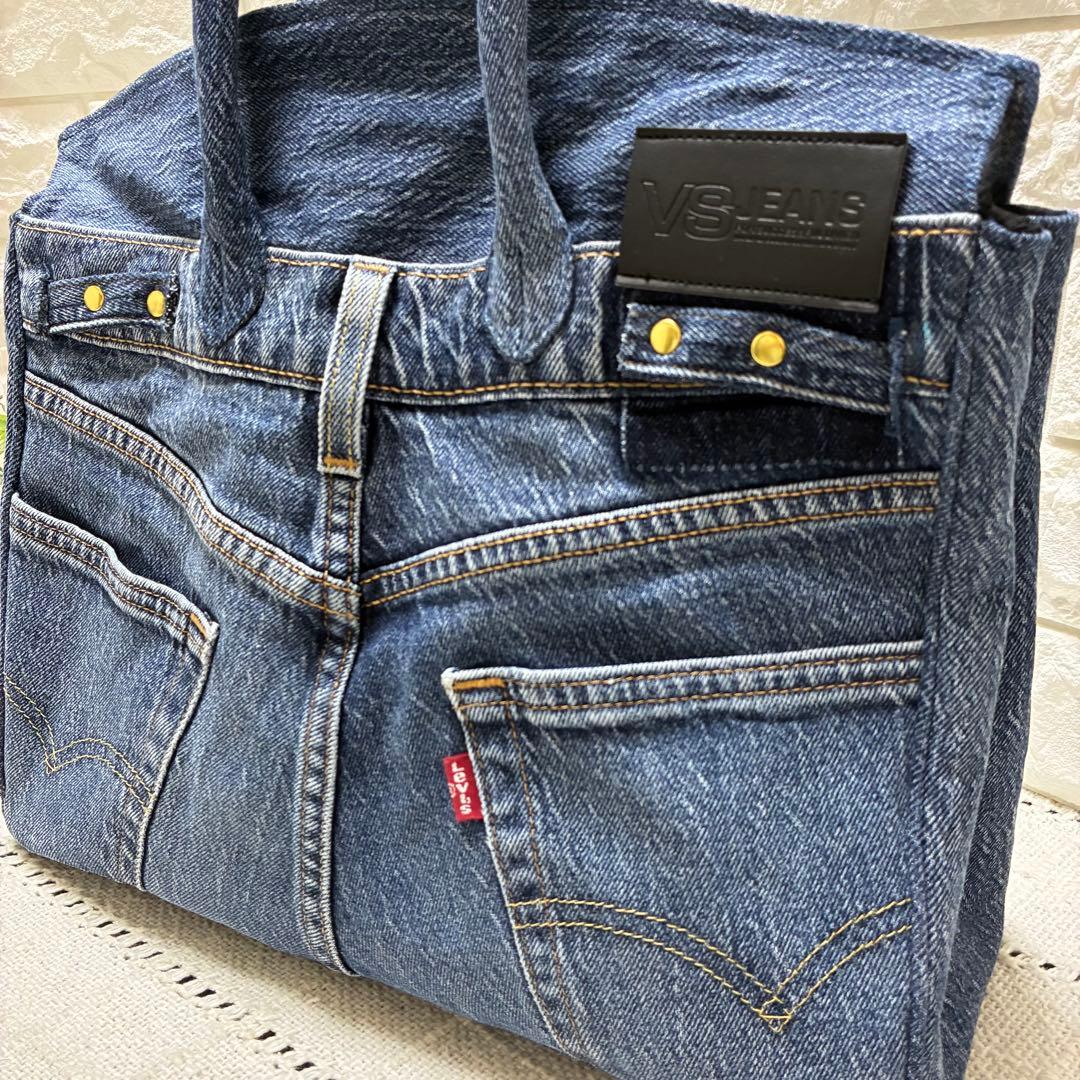 デニムリメイク フラップ付きトートバッグ　M サイズ　やや濃いミディアムブルー