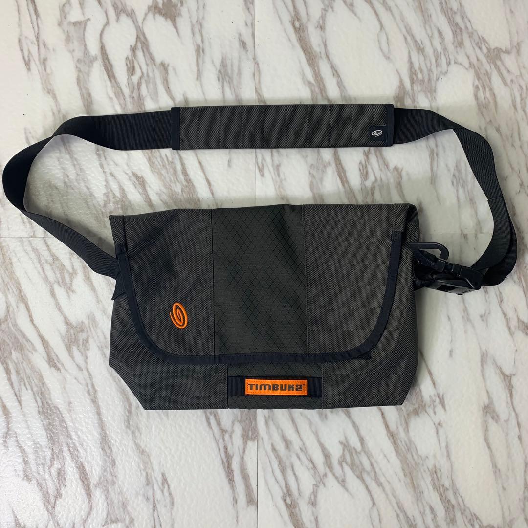 美品 TIMBUK2 メッセンジャーバッグ S ブラック オレンジ 渦巻き刺繍