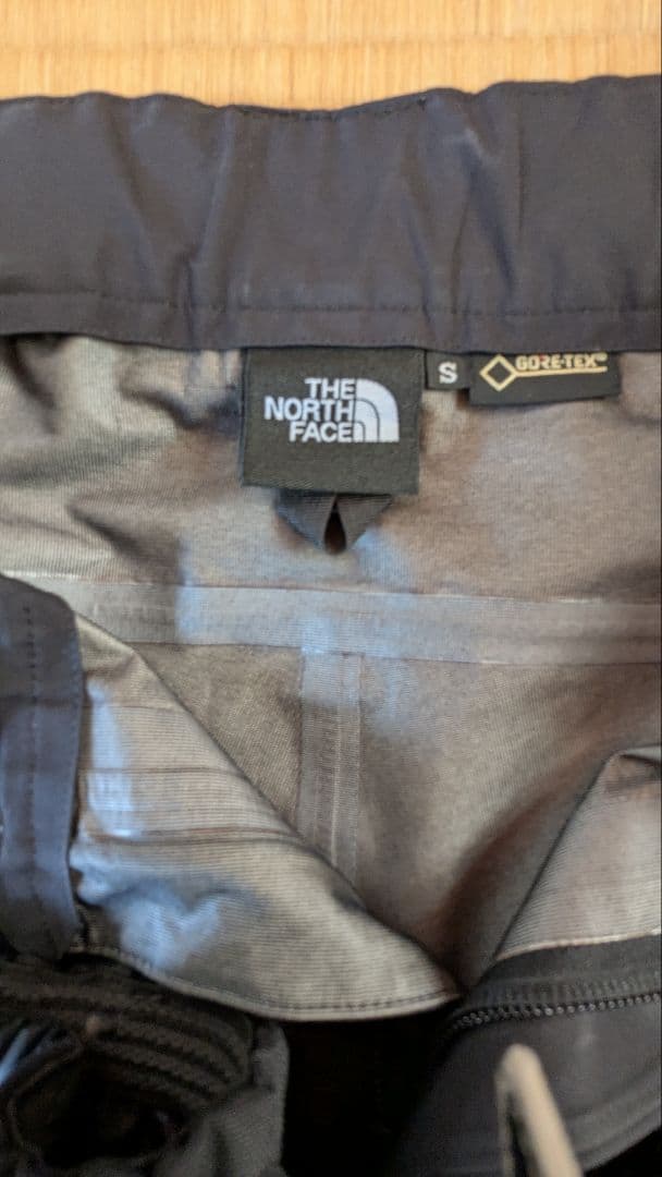 ノースフェイス　ゴアテックス　スキーウェア上下Sサイズ、中古品
