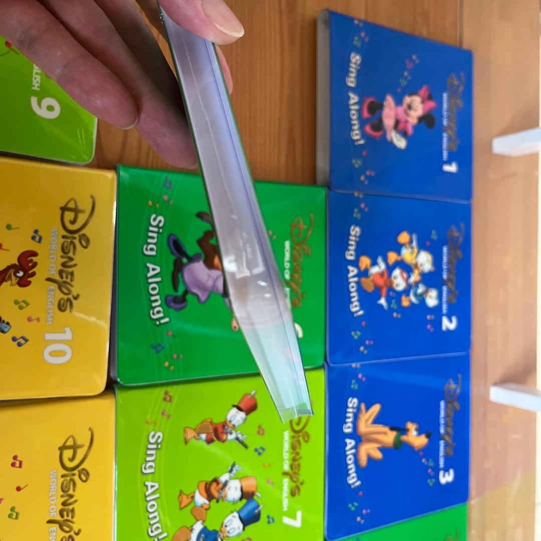 美品・未開封多数　DWEディズニー英語システム(DVD36枚、CD8枚、その他)