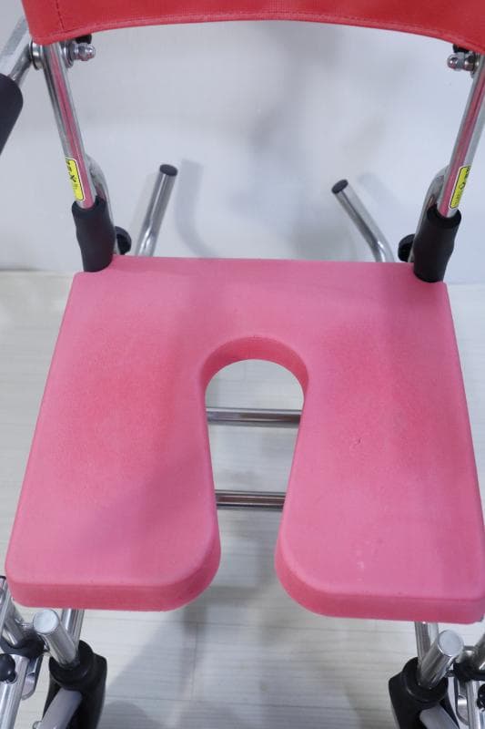 ◆カワムラサイクル シャワー用車椅子 KS10（クリありシートタイプ）