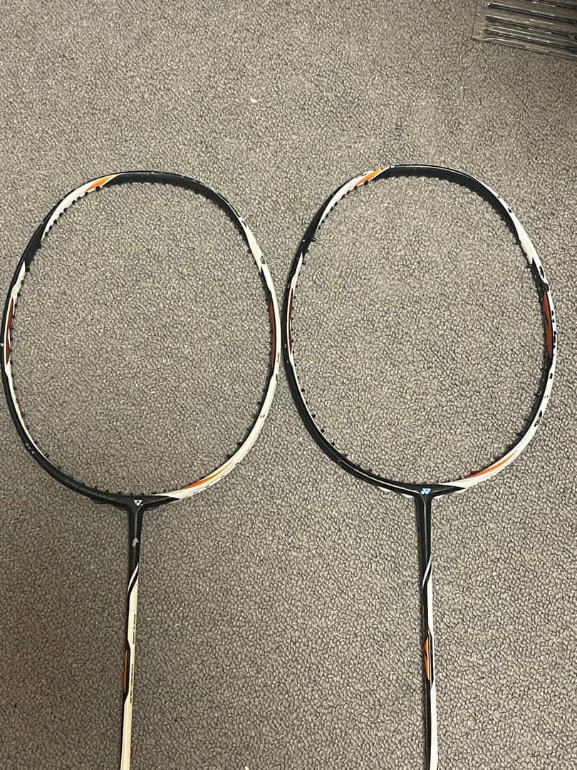 ヨネックス　デュオラZストライク　バドミントンラケット 2本セット