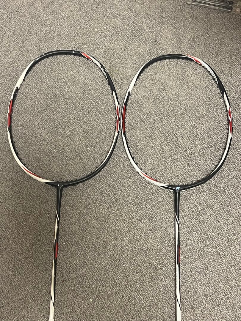 ヨネックス　デュオラZストライク　バドミントンラケット 2本セット