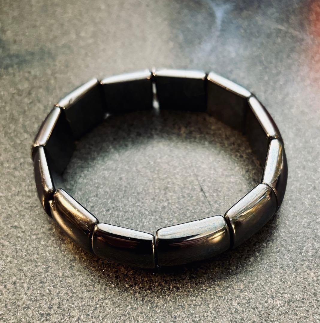 テラヘルツ鉱石勾玉ネックレス、ブレスセット電磁波対策に、健康ケアに！