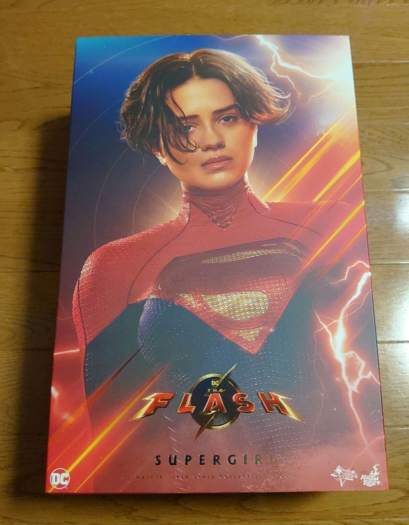 ホットトイズ スーパーガール 1/6 フィギュア