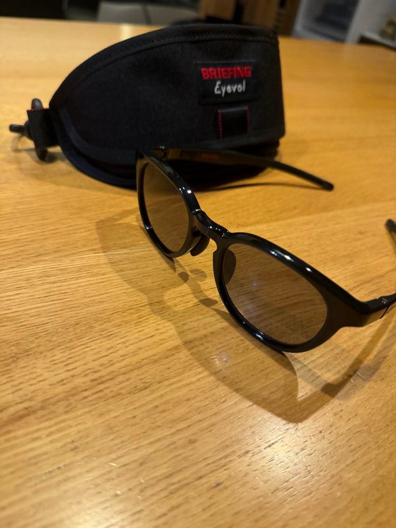 ブリーフィング×アイヴォル　コラボサングラス
