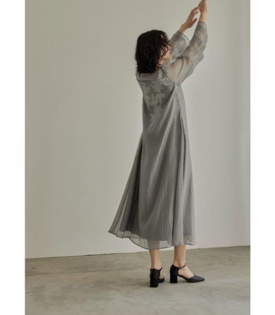 極美品 niana ニアナ ドリードール シアーAラインワンピース M 結婚式