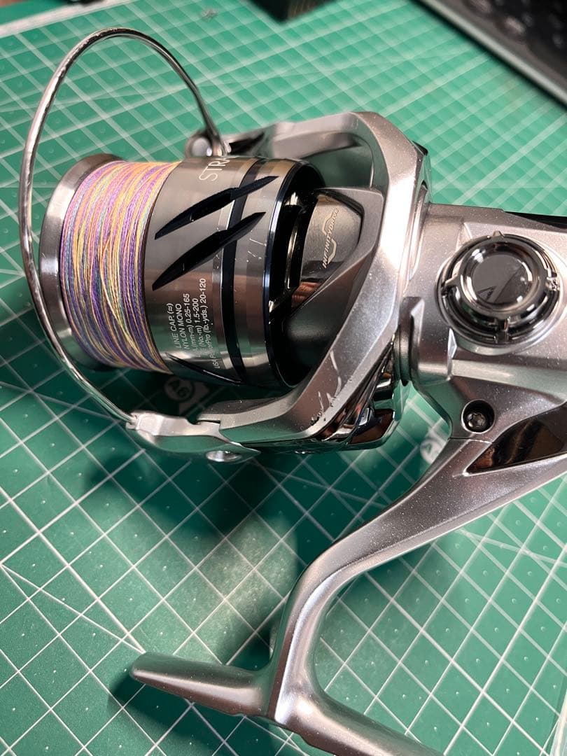 リール 23STRADIC 4000MHG