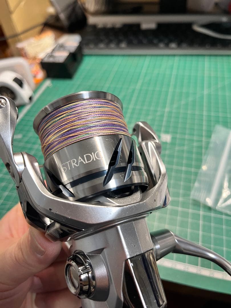 リール 23STRADIC 4000MHG