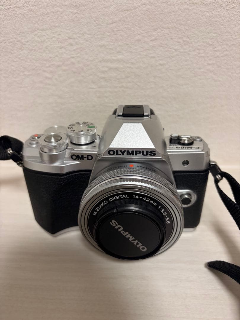 本日のみ値下げ！OLYMPUS OM-D E-M10 MarkⅢ 付属レンズ付き