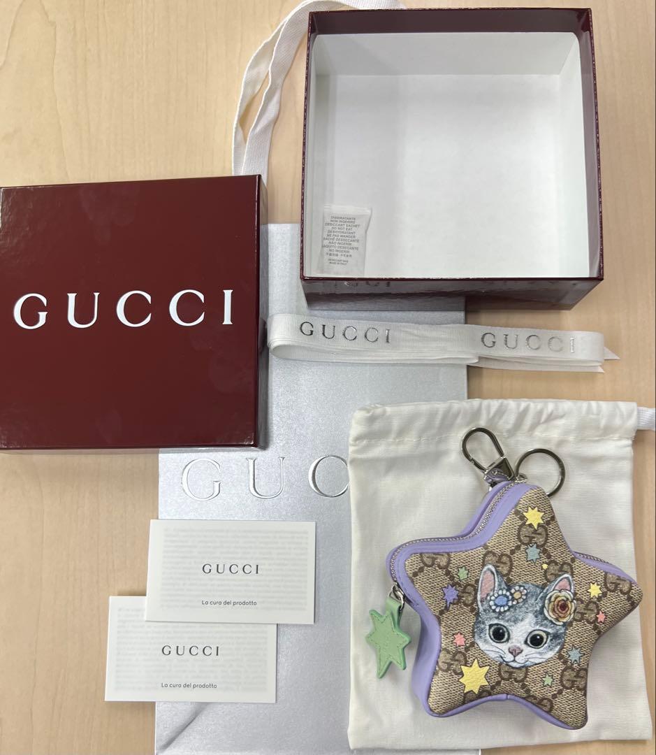 グッチ ヒグチユウコ 星型ケース キーチェーン ボウ